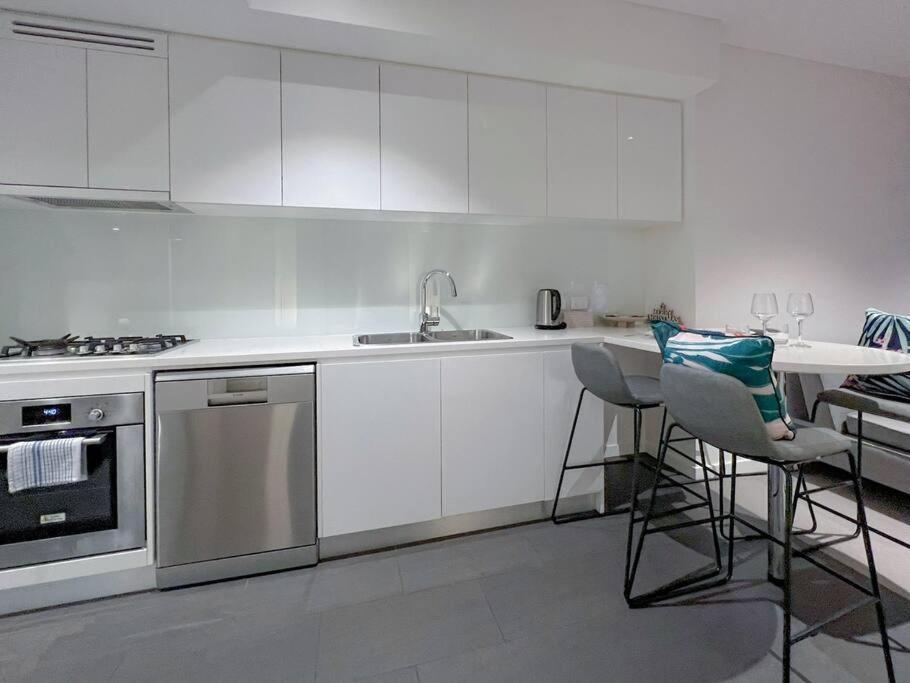 Amazing 2 Bedroom In Cbd! 브리즈번 외부 사진