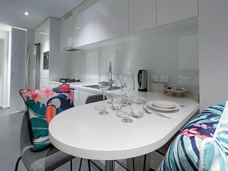 Amazing 2 Bedroom In Cbd! 브리즈번 외부 사진