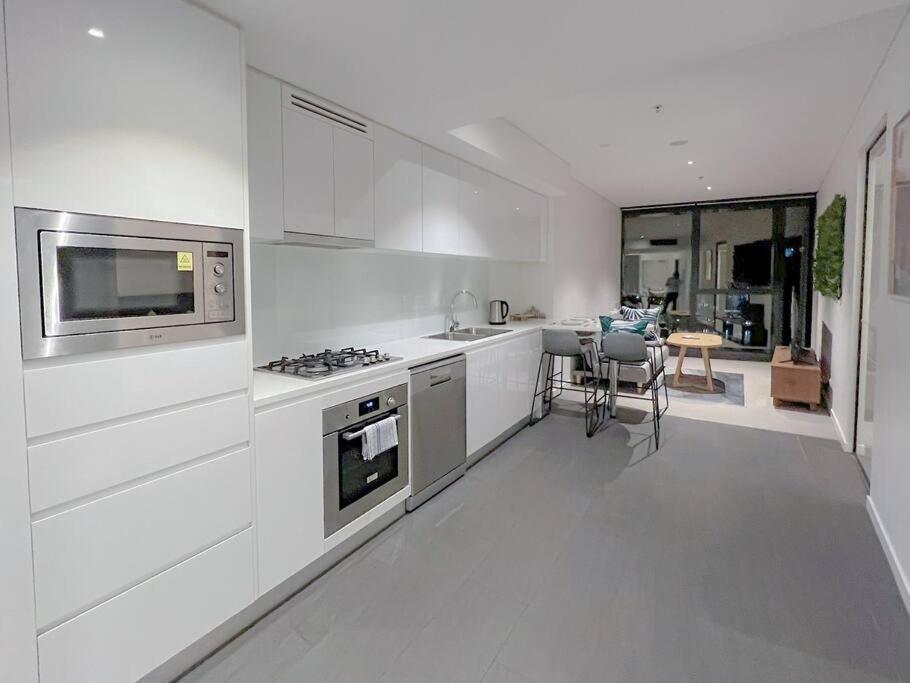 Amazing 2 Bedroom In Cbd! 브리즈번 외부 사진